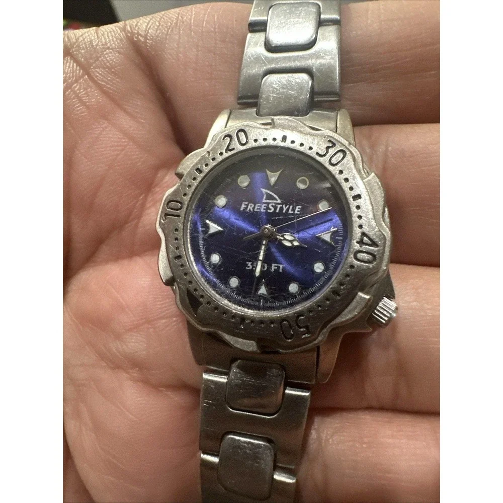 Working Freestyle 28mm Blue Dial Diver Ladies Quartz Watch‎ New Battery Steel